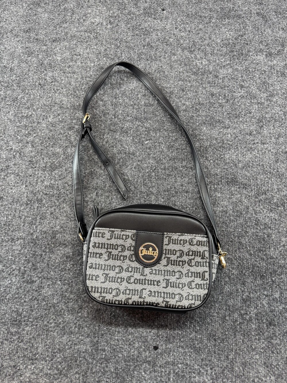 Juicy Couture Crossbody Bag Womens Small Black Logo Print Faux Leather Purse Zip
